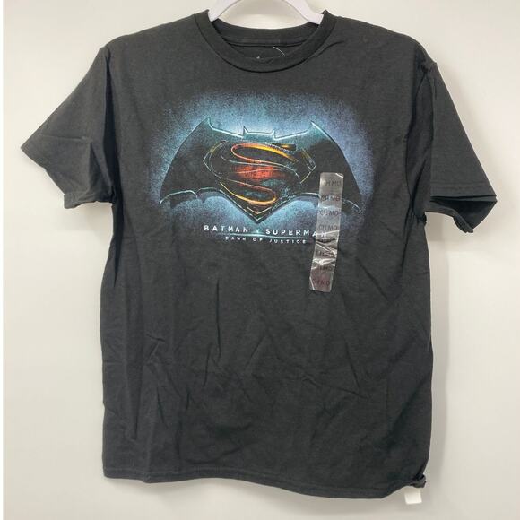 Superman vs Batman Dawn of Justice Kids Black T-shirt NEW Small - Picture 1 of 5